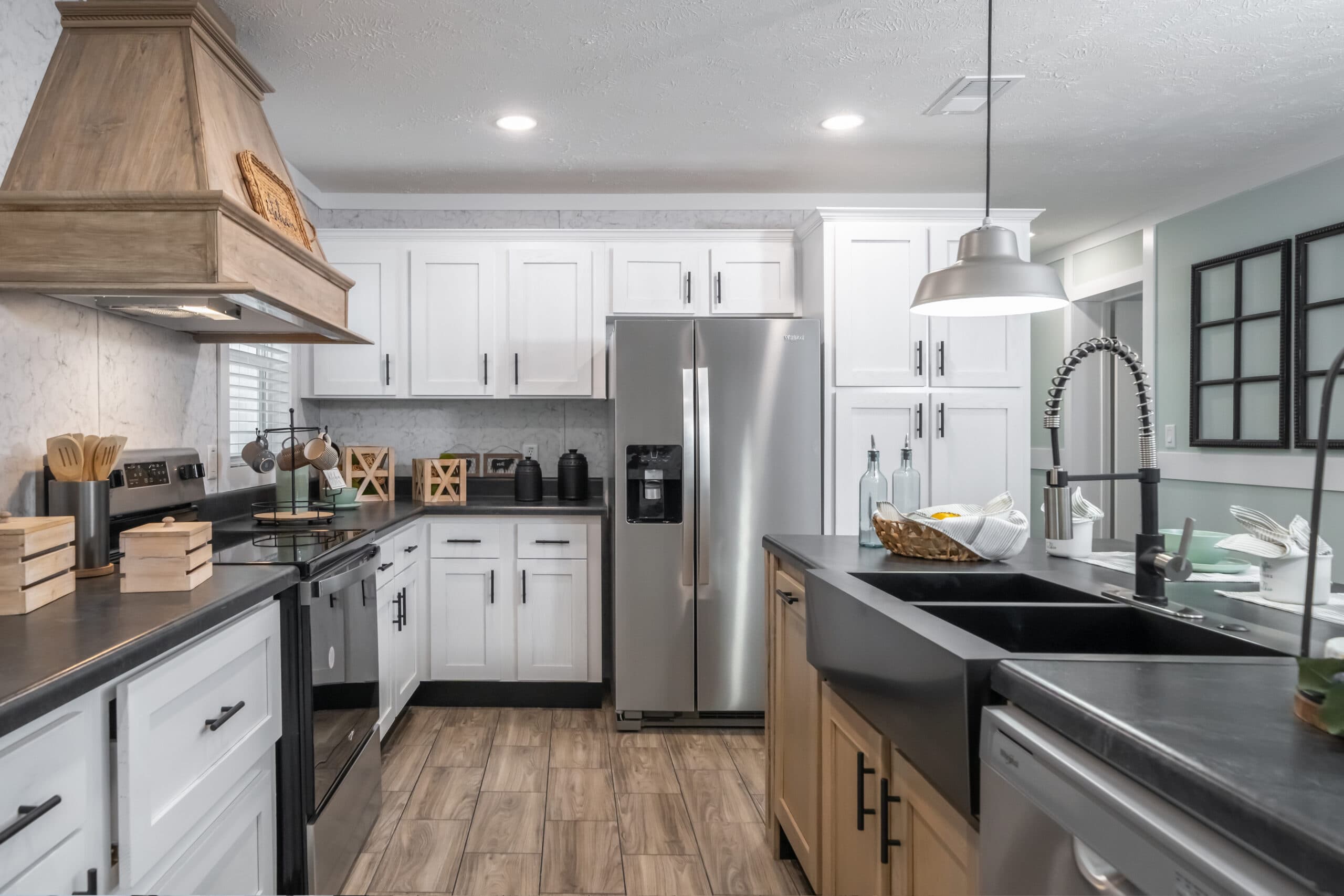 Md-56 kitchen home features