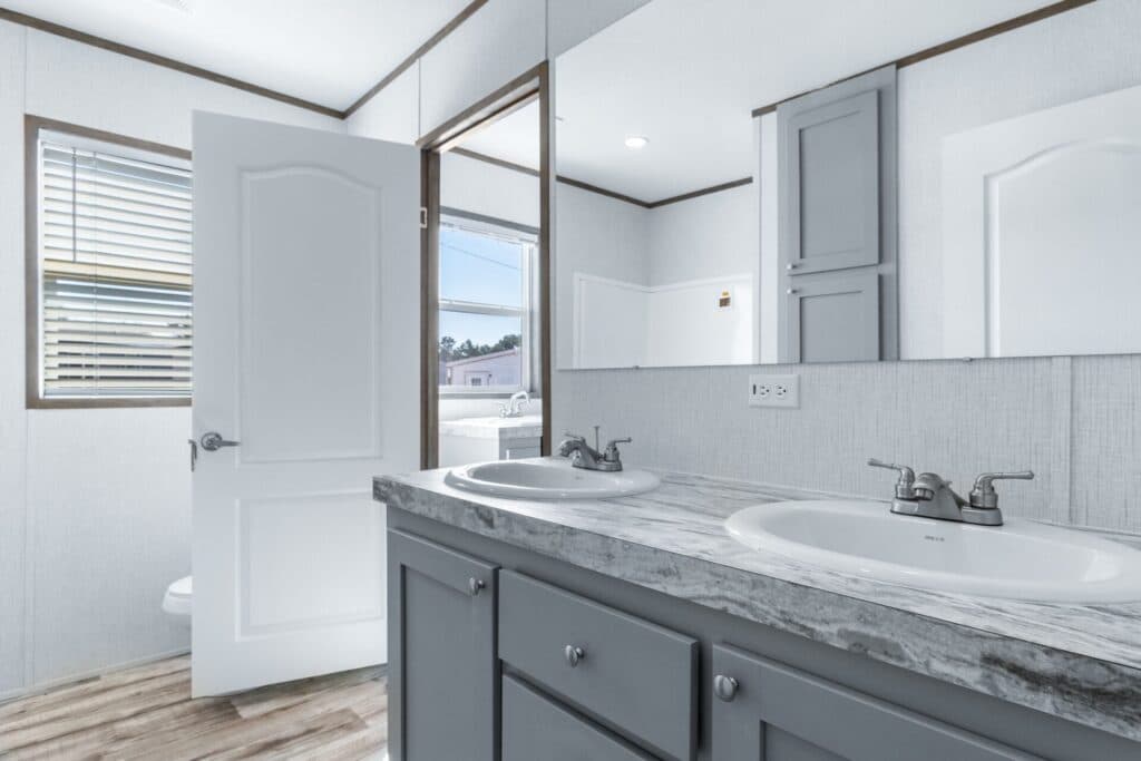 The hogan bathroom home features