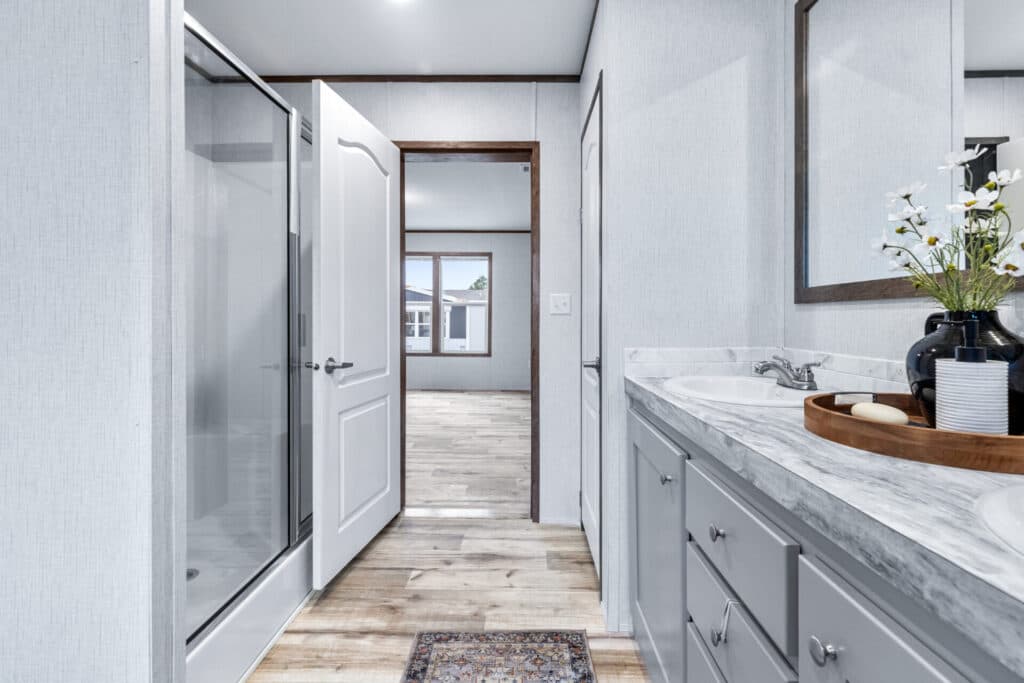 Hogan bathroom home features