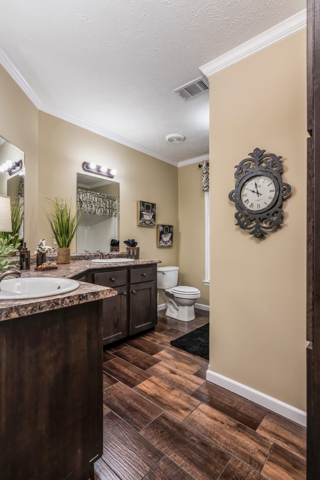 Kb-3241 bathroom home features