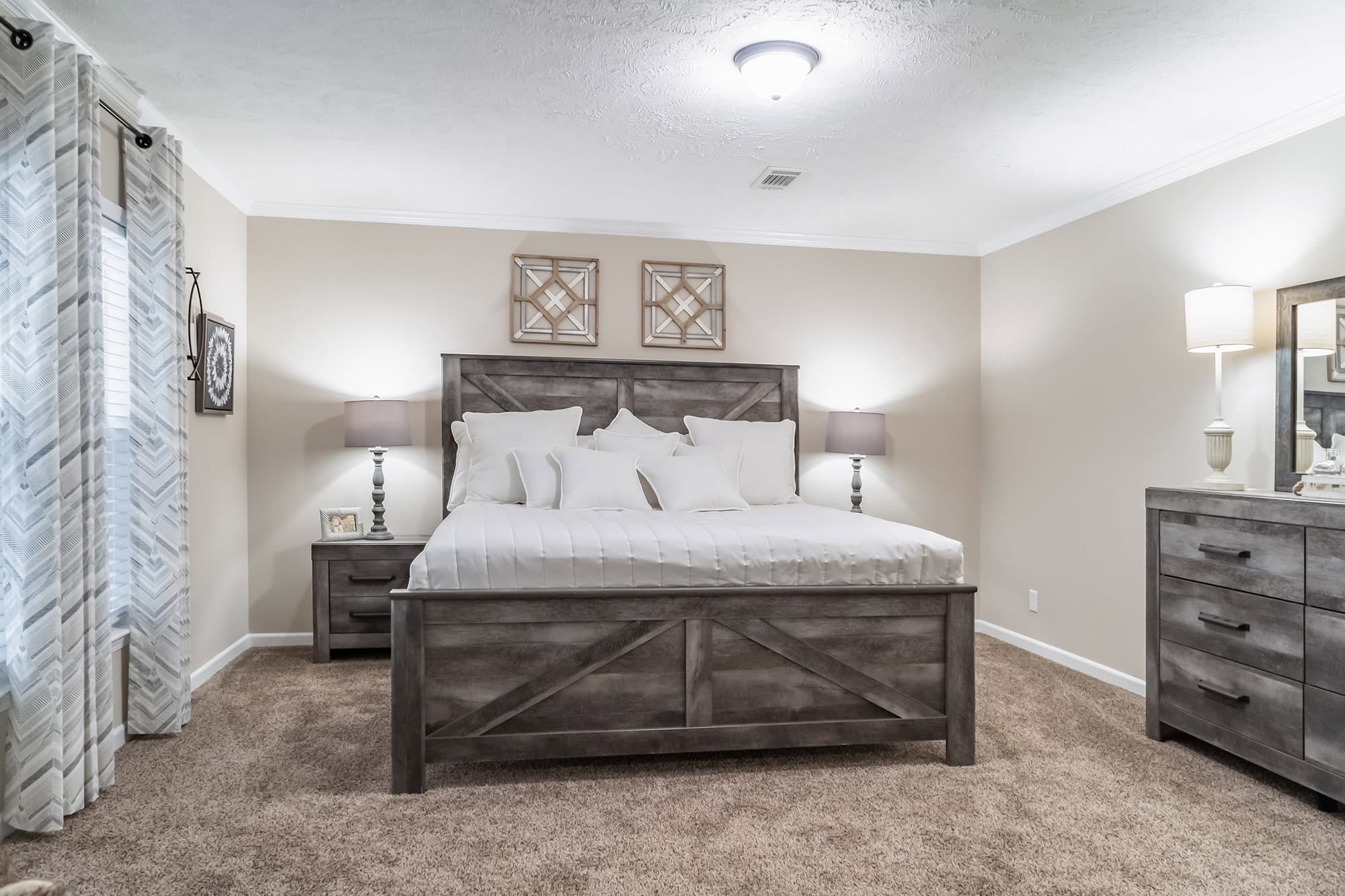 Kb-3245 tiger kat bedroom home features