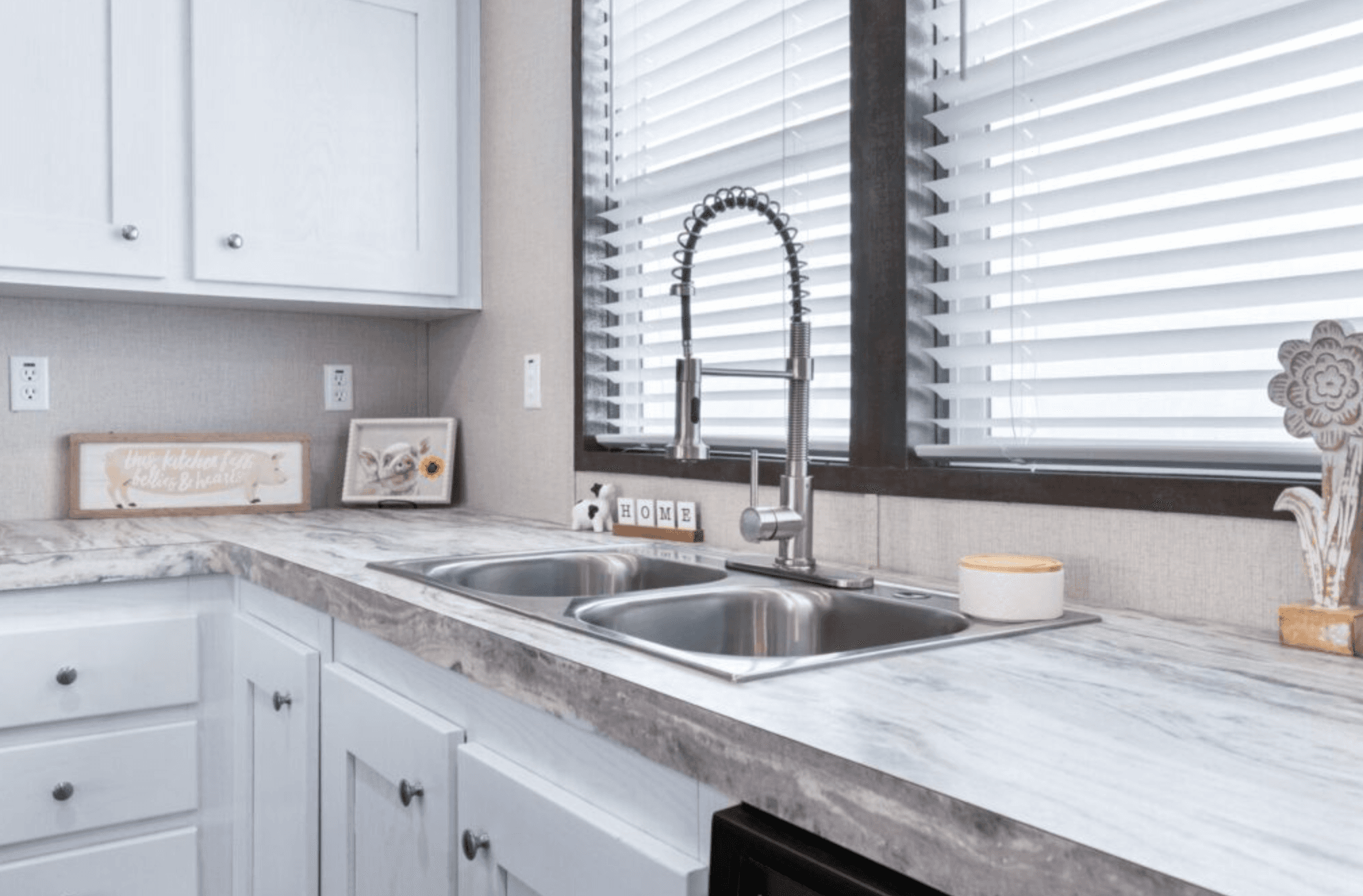 Nassau  kitchen home features