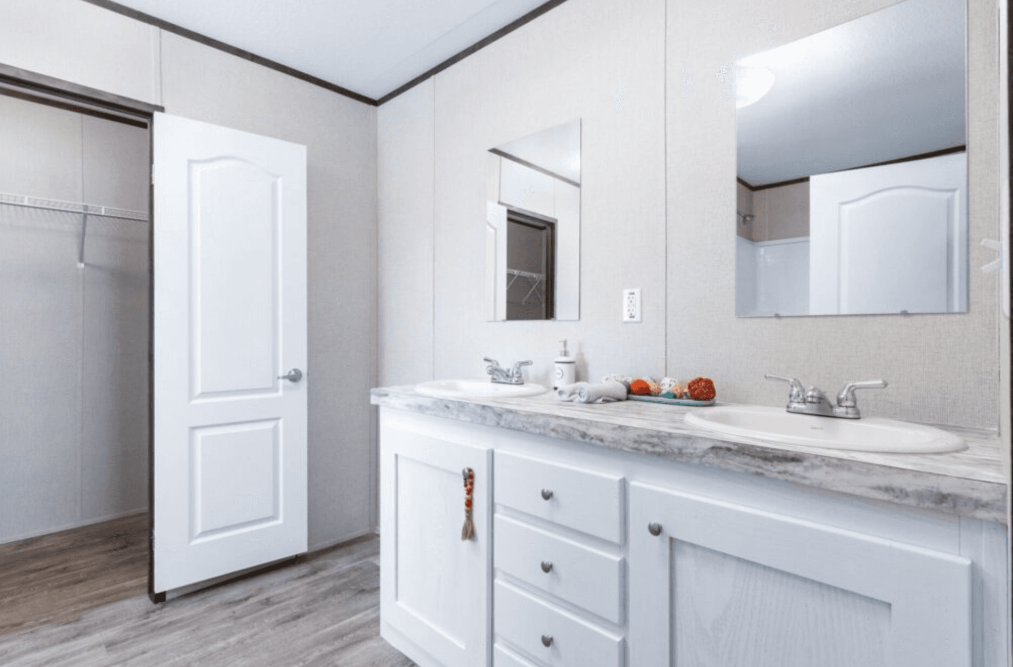 Nassau  bathroom home features