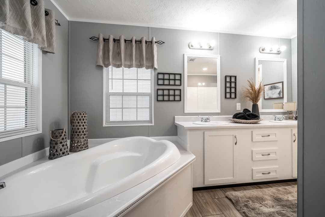 Md-50-32 bathroom home features