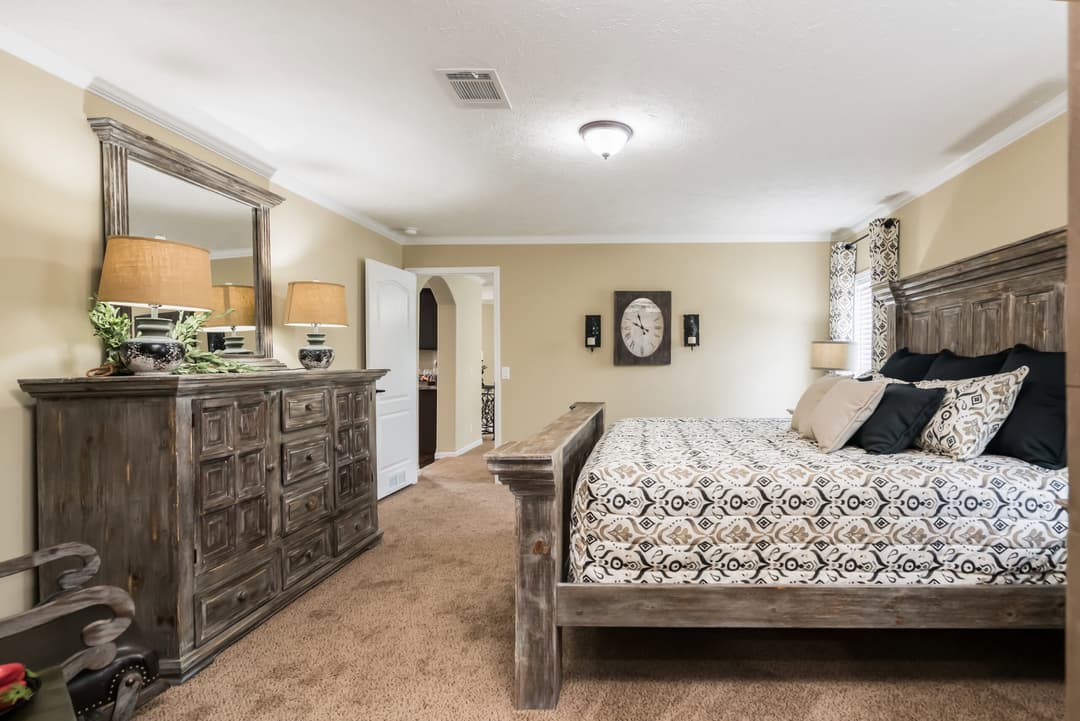 Kb-3241 bedroom home features