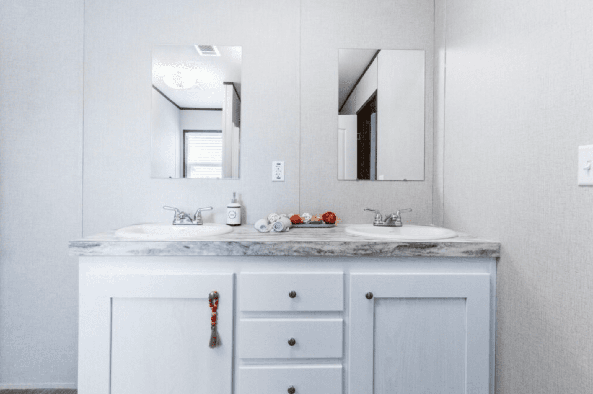Nassau  bathroom home features